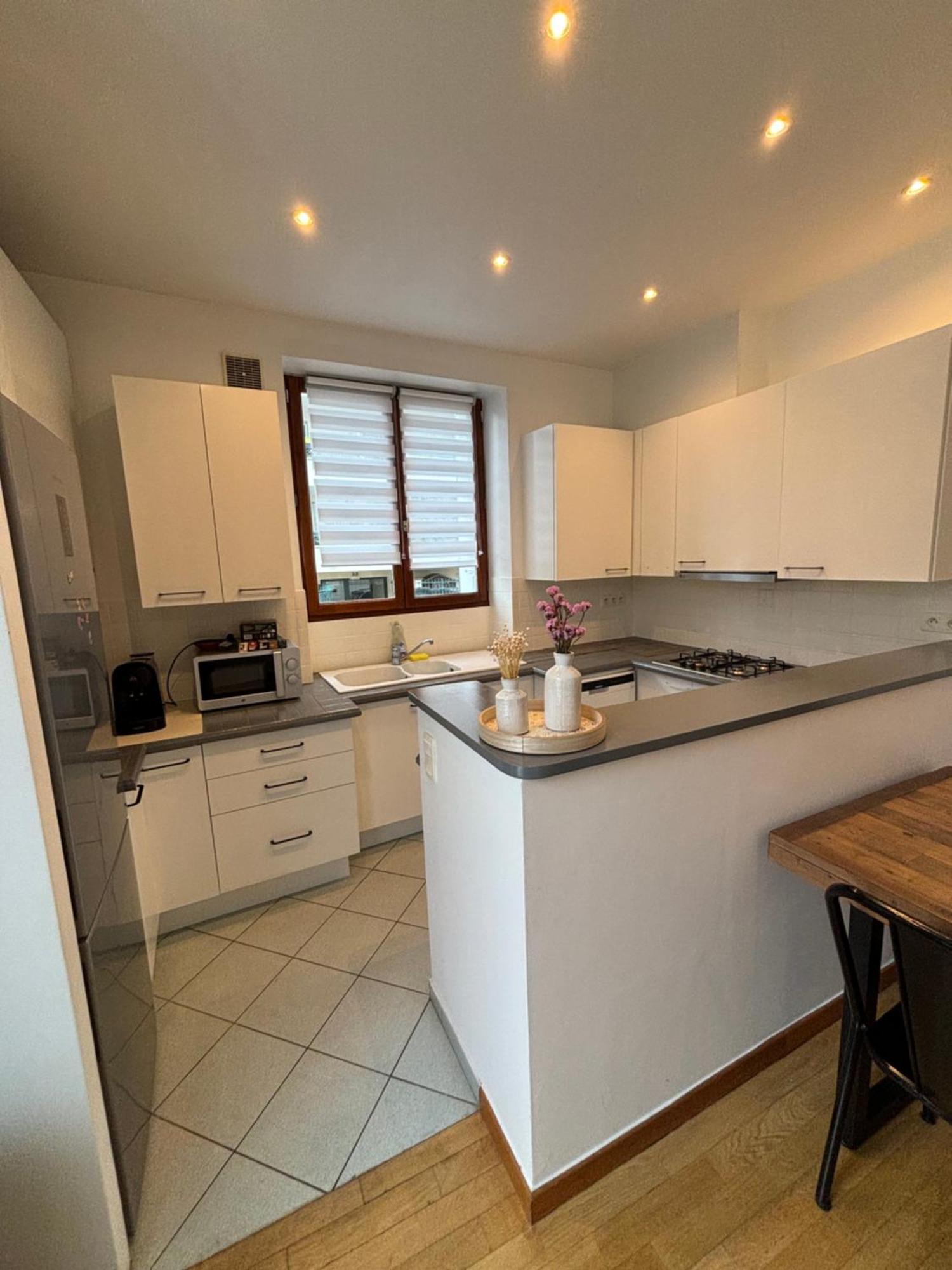 Appartement 2 Chambres Dans Une Belle Maison A Proximite De Paris Asnières Esterno foto
